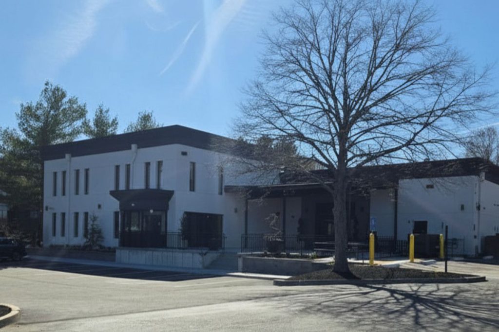 Exterior image of Leo's restaurant in Braintree MA